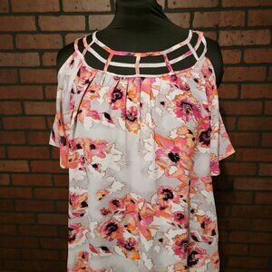 Free 2 Luv 1X open scoop neck detail.  Cold shoulder top